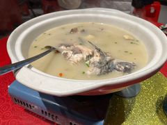 筒子骨炖青鲩-忆见妈妈菜(银河城店)