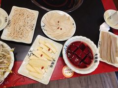 -大龙辣火锅·龙虾·烧烤(湖滨新天地店)