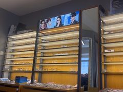 -优医视平价眼镜蔡司依视路折扣工厂店(德胜门店)