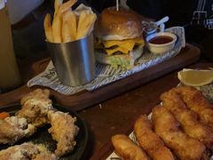 -Hooley's活利仕西餐厅(珠江新城店)