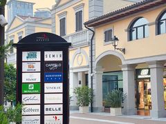 -佛罗伦萨小镇广佛名品奥特莱斯(疏港路店)