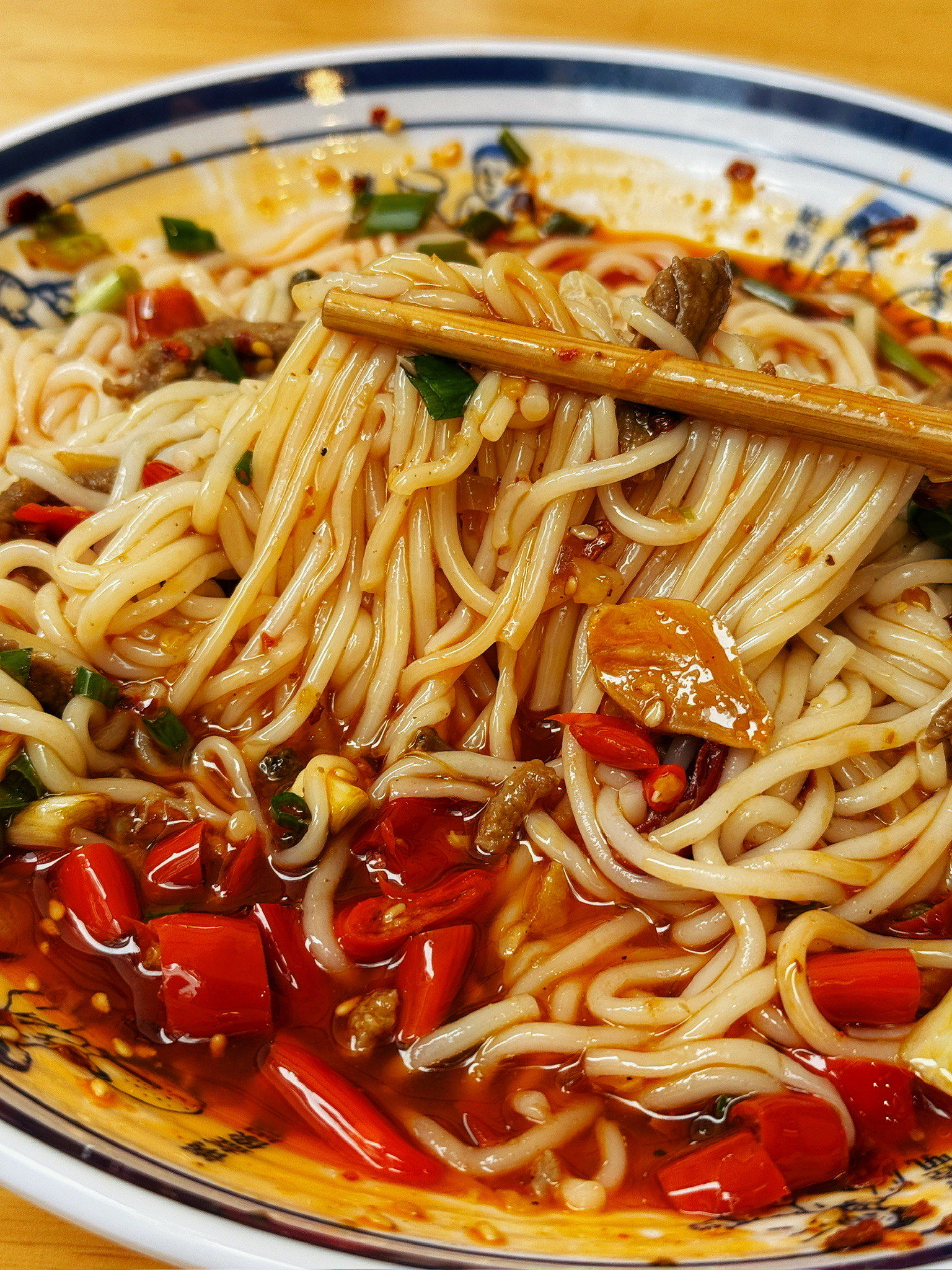 921590 泡椒牛肉粉,辣到停不下来!