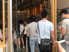 等位区-喜茶(东莞汇一城店)