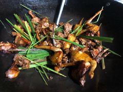 香茅炒鸽锅-一煲鸽
