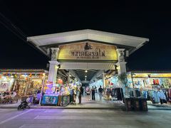 -席娜卡琳火车铁道夜市