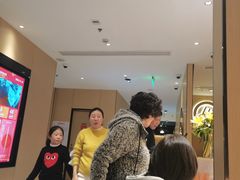 等位区-海底捞火锅(海宁路店)