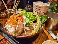 -老牌坊云南鱼豆花火锅(爱建店)