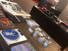 -光海书局(南京东路第一百货店)