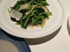 -八府香鸭·啫啫煲(华山路店)