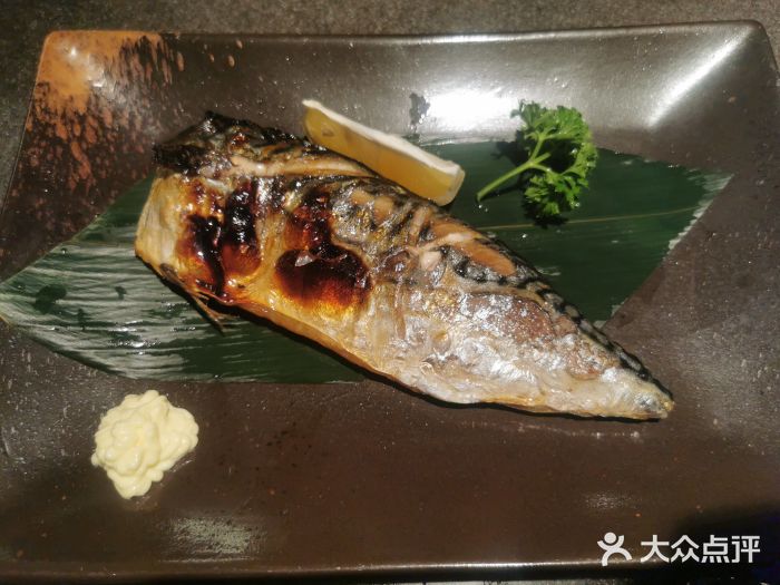 禾绿寿司·日式料理(南山欢乐颂店)盐烧青花鱼图片