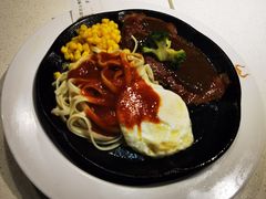-汤姆家的牛排意面披萨(新城市广场店)