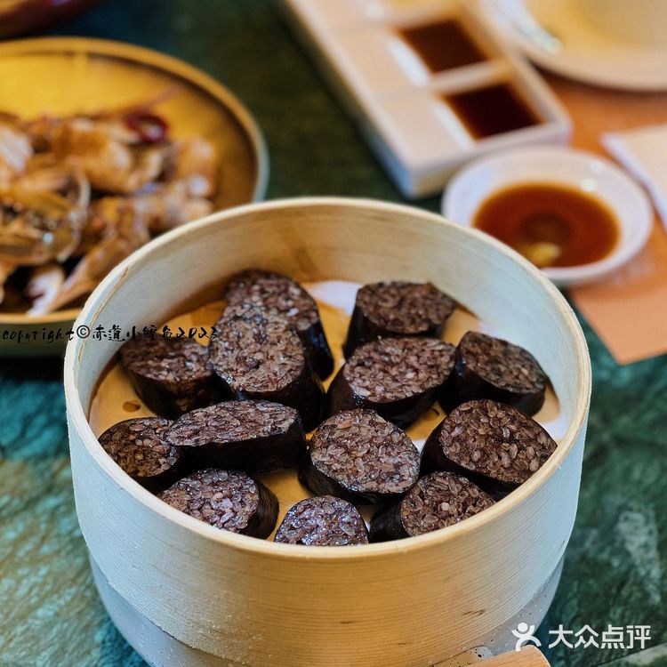 赤道小鲸鱼|朝鲜美食·美女·美景平壤民达来餐厅