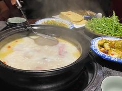-大匠工房古船木艺术餐厅·猪肚鸡专门店(长白仙岛店)