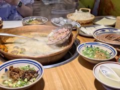 -洱火云南酸菜牛肉火锅(石景山当代商城店)