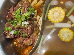秘制鲜牛腩鸳鸯锅-今日炊牛·潮汕牛肉火锅(华采天地店)