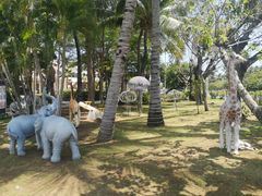 -亚龙湾亚泰商业街