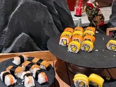 -大中华希尔顿酒店-念自助餐·嗨啤·小龙虾