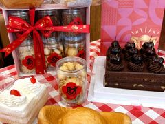 -红宝石·鲜奶小方·海派西点房(南丹店)