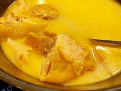 -鲜入围煮花胶鸡海鲜火锅