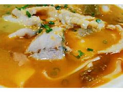 国青酸菜鱼-国际青年会议酒店-苏莱斯餐厅