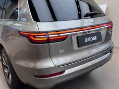 -理想汽车(世纪汇店)