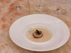 松露白萝卜浓汤配肥肝-AZUR聚(香格里拉饭店)