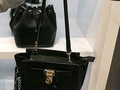 -东荟城名店仓