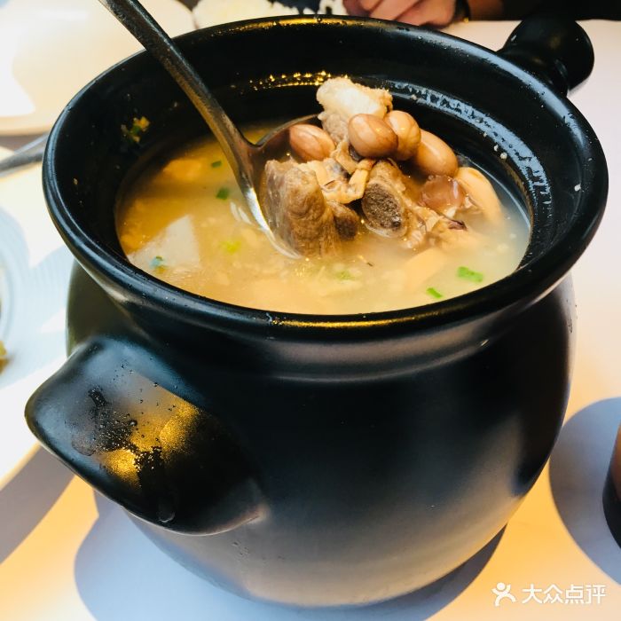 十食湘bistro(芮欧百货店)墨鱼花生排骨汤图片 