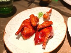 脆皮乳鸽-新荣记(BFC外滩金融中心店)