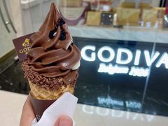 巧克力香草混合甜筒-GODIVA(海岸城店)
