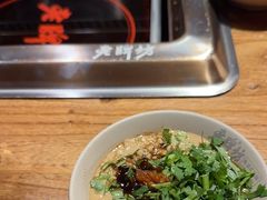 -吴氏老牌坊云南鱼豆花火锅店(通江街店)