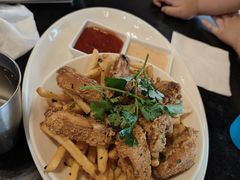 炸鸡翅薯条-WOLFGANG PUCK KITCHEN & BAR(迪士尼小镇店)