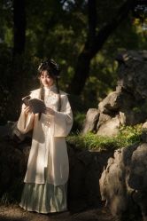 -一揽芳华汉服旗袍体验馆(拙政园店)