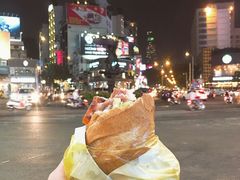 -Bánh Mì Huynh Hoa