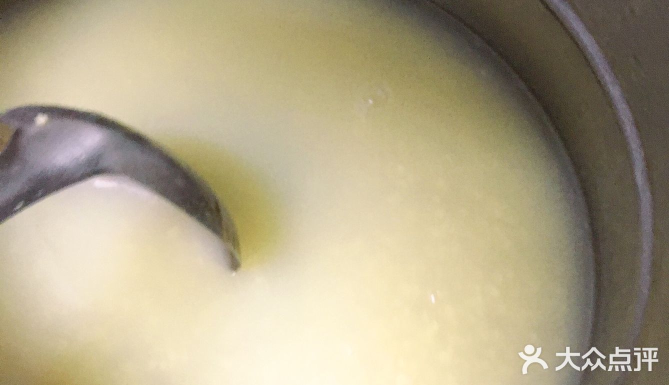 上班族的必备，一碗养胃小米粥