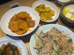 -关东小磨东北菜(上海长风大悦城店)