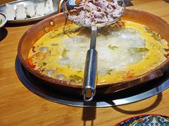 -洱火云南酸菜牛肉火锅(石景山当代商城店)