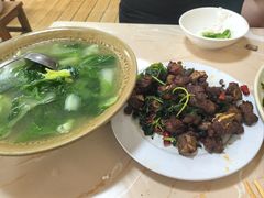 -铭记嘎洒生态鳝鱼(迎春街店)