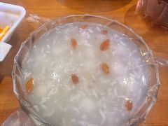 -爆炸头阿姨小四川正宗川味小吃(无任何分店)