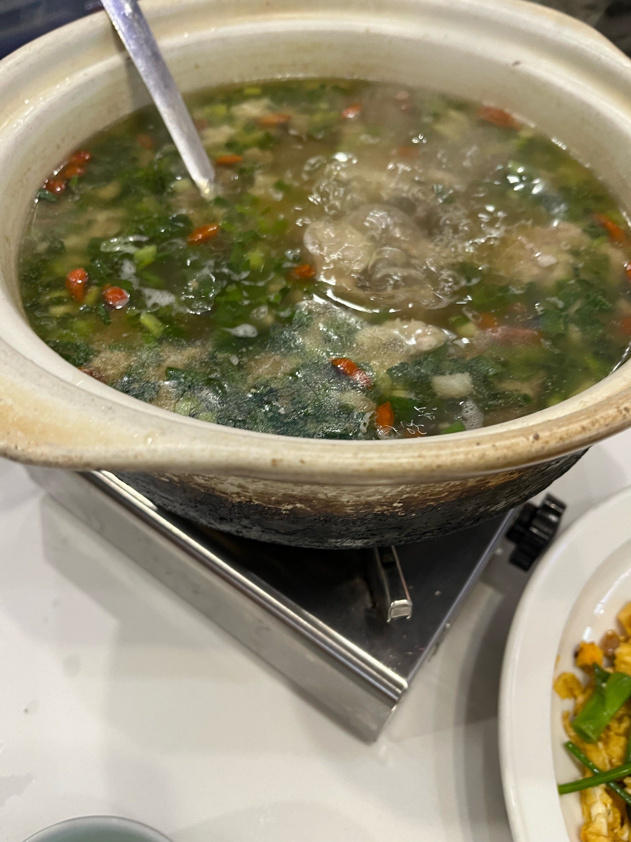 杀猪汤很鲜美 豆角炒很嫩 入味