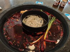 -黄潇洒老火锅(九眼桥宏济巷店)