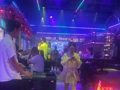 -喜鹊音乐酒馆(西街店)