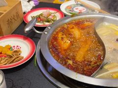 -沸炉重庆老火锅(军事博物馆店)