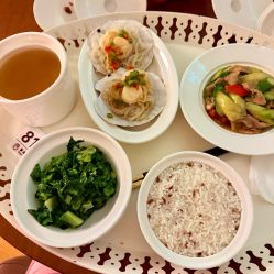 -童谣里医疗级月子中心(独栋湖景店)