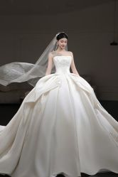 点击看大图 -拉瑞娜LaReine婚纱礼服高级定制