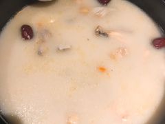 -洪氏嗨捞·广东猪肚鸡·椰子鸡火锅(西咸万象城店)