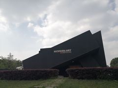 -成都许燎源现代设计艺术博物馆