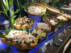 -蓝钻·国际美食海鲜自助百汇(西直门店)