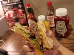 -HIGH FIVE哈福手工汉堡(桂林路店)