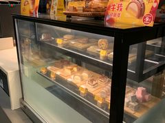 面包甜点陈列柜-麦当劳(南京水西门大街店)
